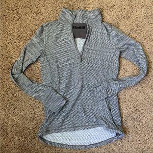 Lululemon quarter zip size 8